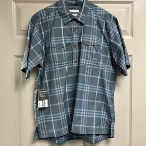 NWT Mountain Khaki shirt. Large
